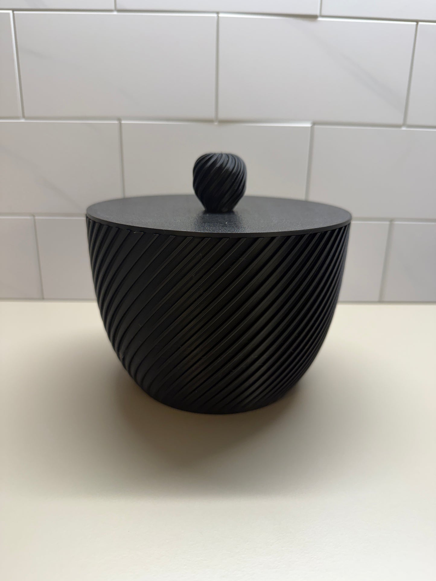 Oppbevaringsskål med spiraldesign