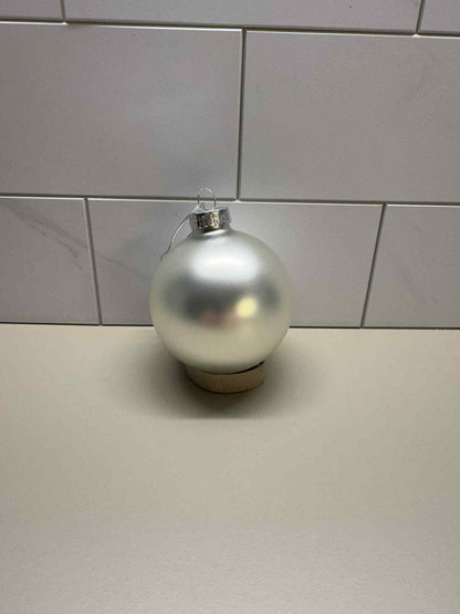 Julekule med navn Matt sølv